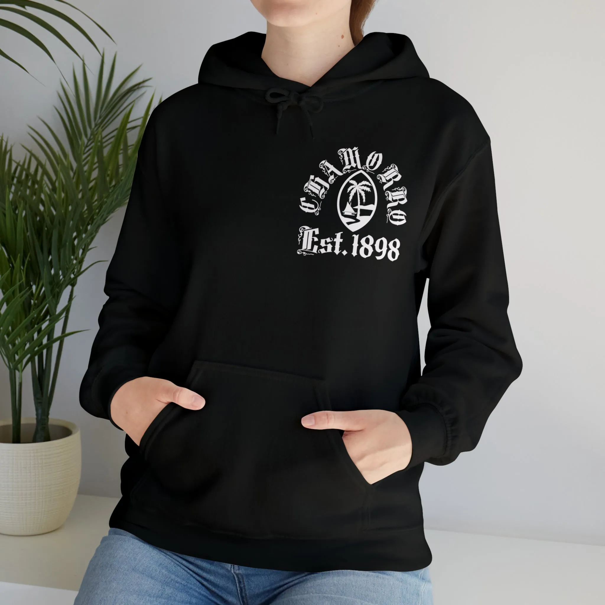 Chamorro Established Unisex Heavy Blend™ Hooded Sweatshirt