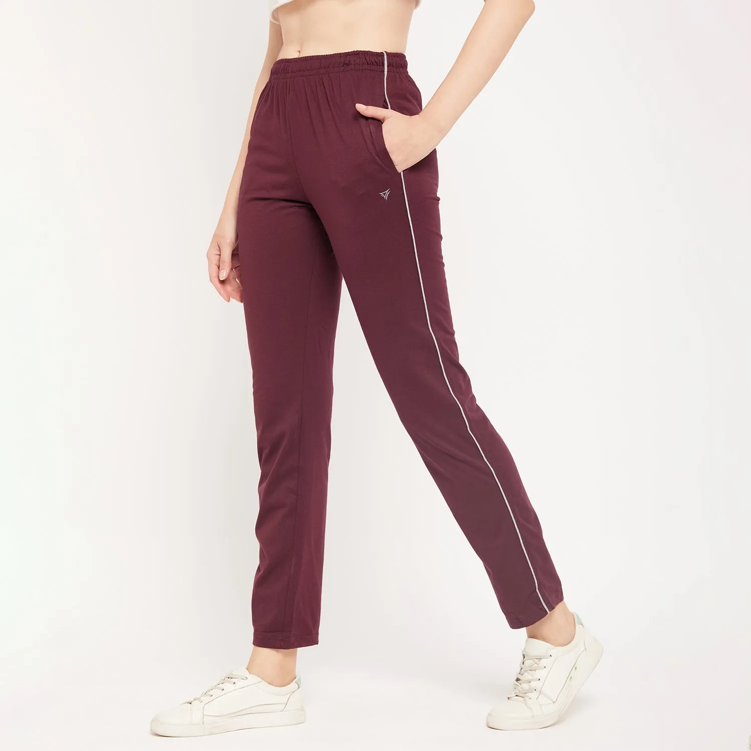 Neva Women's Track Pant in Solid Pattern Side pockets - Burgandy