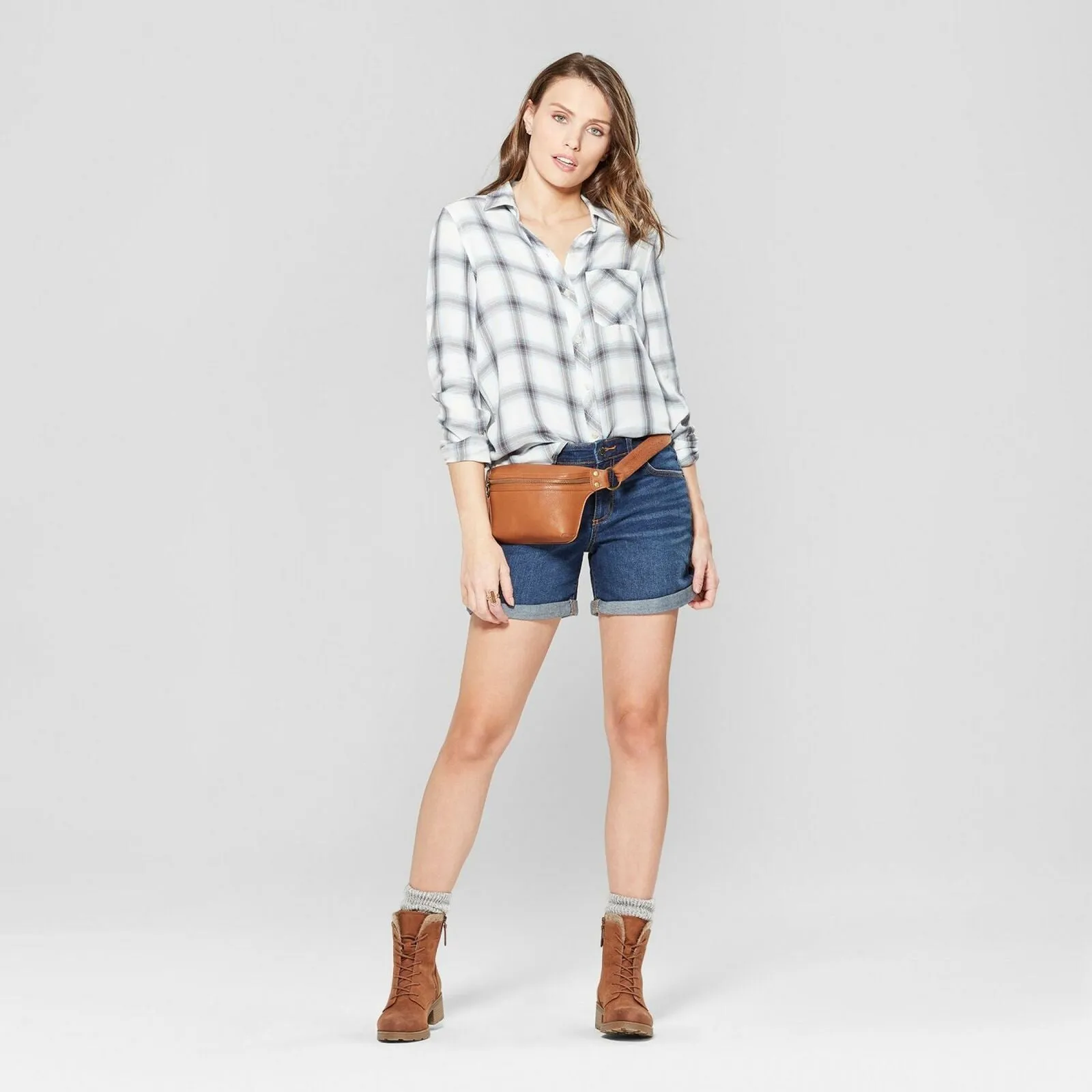 Universal Thread Women's Mid Rise Rolled Hem Boyfriend Shorts