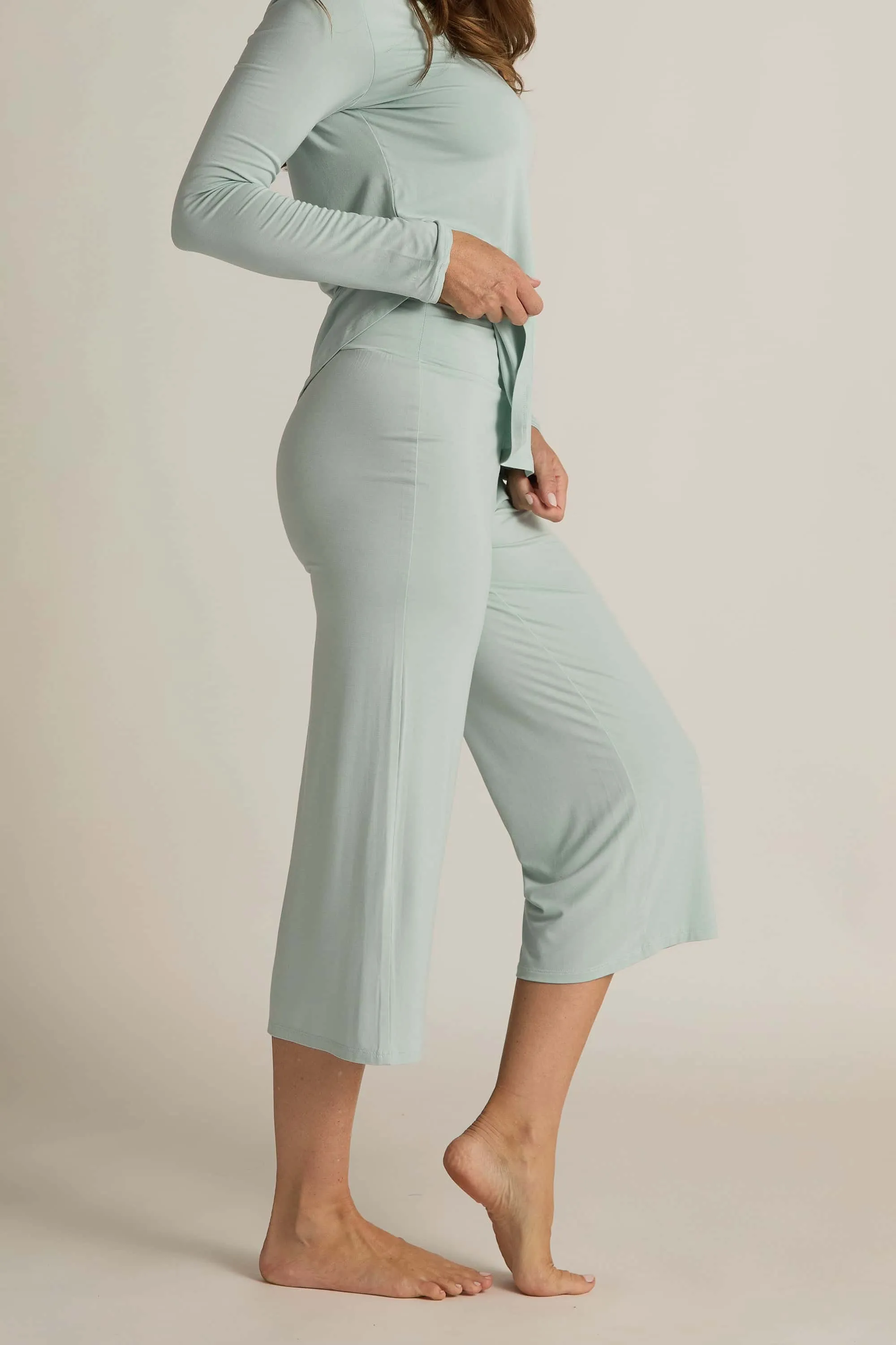 Wide-Leg Capri Pant